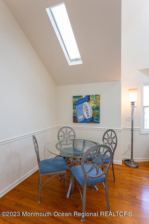 Foto del edificio - 107 Brinley Ave