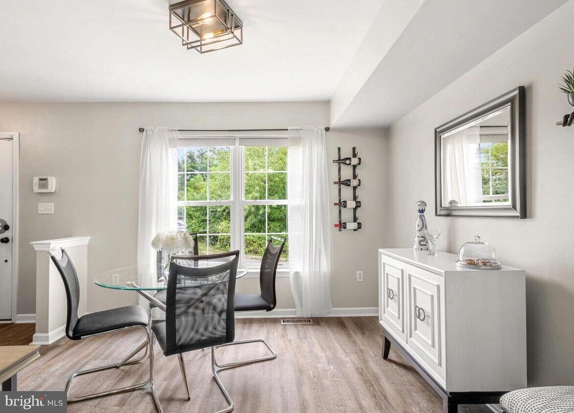 327 Mt Pleasant St, Coatesville, PA 19320 Townhome Rentals in