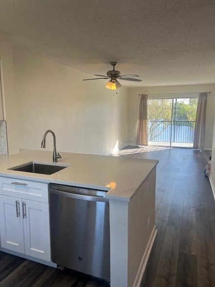 Building Photo - 2226 N Cypress Bend Dr