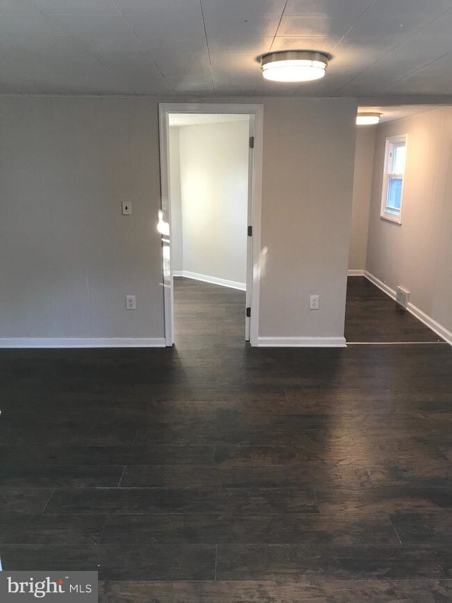 Building Photo - 450 Buttonwood Ave