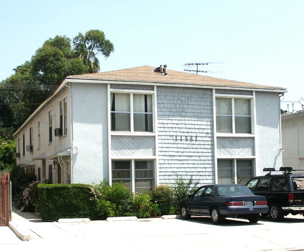Primary Photo - 11561 Riverside Dr
