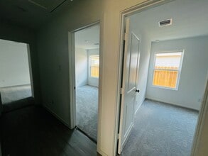 Building Photo - 21027 Newberry Grv Ln