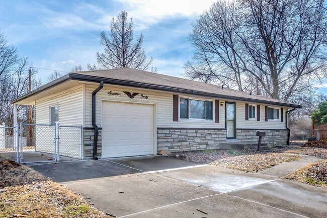 Building Photo - 1640 Marshall Ct