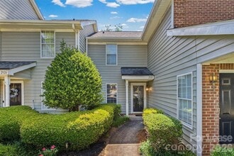 Building Photo - 2920 Iron Gate Ln