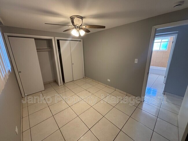 Foto del edificio - 3406 Warren Ave