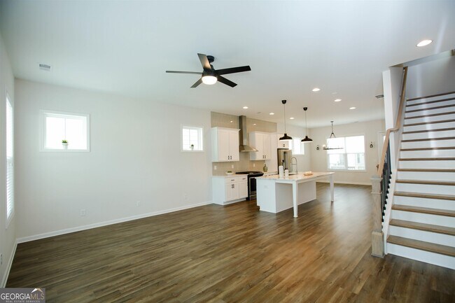 Foto del edificio - 2431 Folly Ln