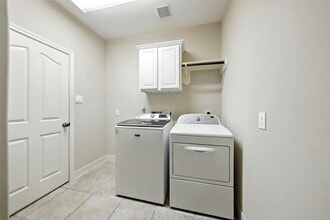 Building Photo - 3303 Charleston Ct
