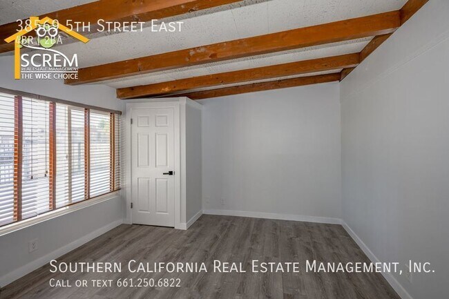 Foto del edificio - Updated Four Bedroom Front House in Palmdale