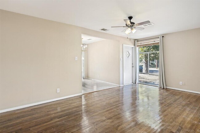 Foto del edificio - 1405 Broadmoor Dr
