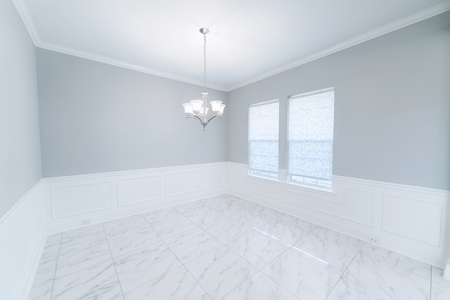 Building Photo - Luxury Rental in Oxford Estates