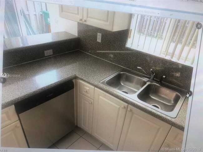 Foto del edificio - 7325 NW 174th Terrace