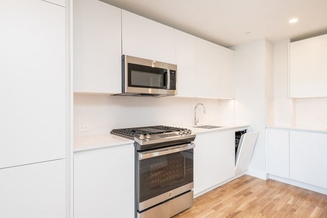 Interior Photo - 1410 Columbia