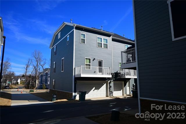 Building Photo - 1241 Ashbury St