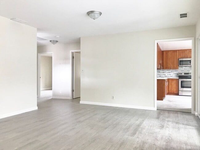 Foto del edificio - 1225 Clinton St