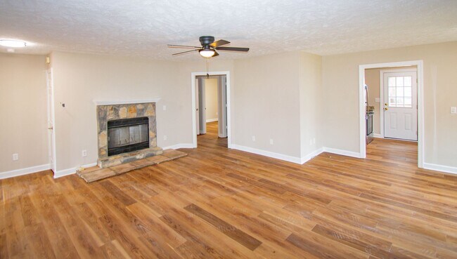 Building Photo - Coming Soon! Renovated 3 Bedroom 2 Bathroom- No Pets