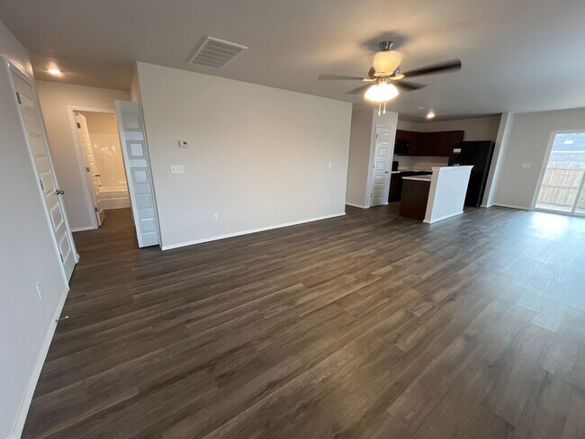 Foto del edificio - *Pre-leasing* Three Bedroom | Two Bath Hom...