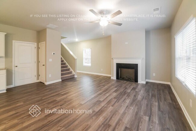 Foto del edificio - 113 Creek Crossing Ln