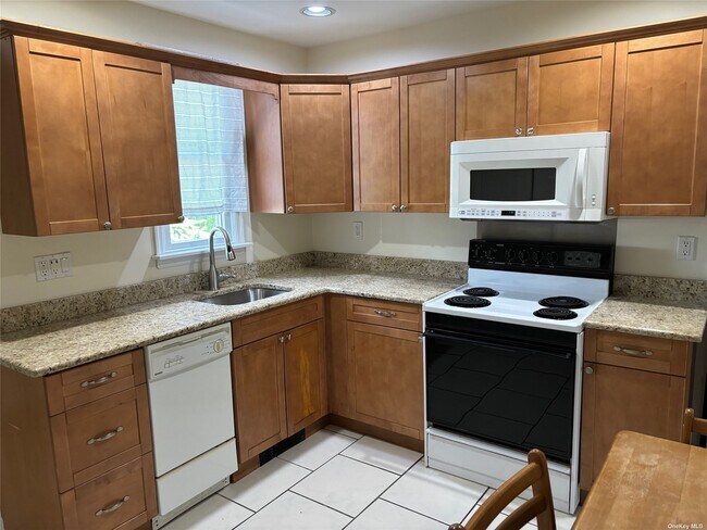 Foto del edificio - 472 Sand Hill Rd
