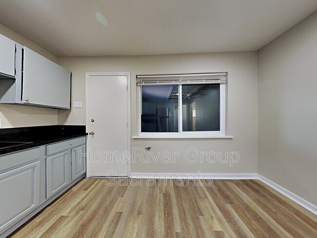 Foto del edificio - 2336 Darwin St