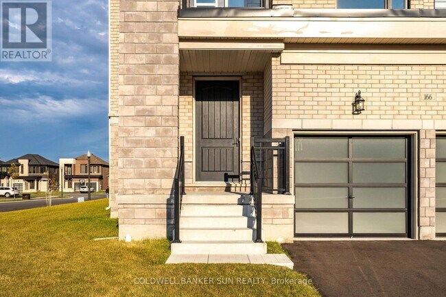 Photo du bâtiment - 166 Prince Charles Cres
