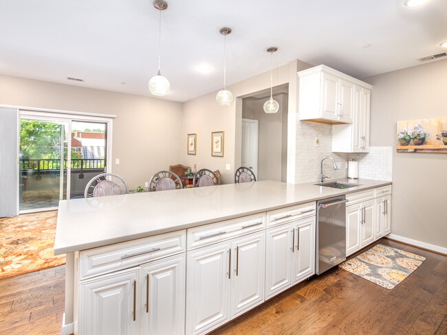 Building Photo - 3989 Norton Pl