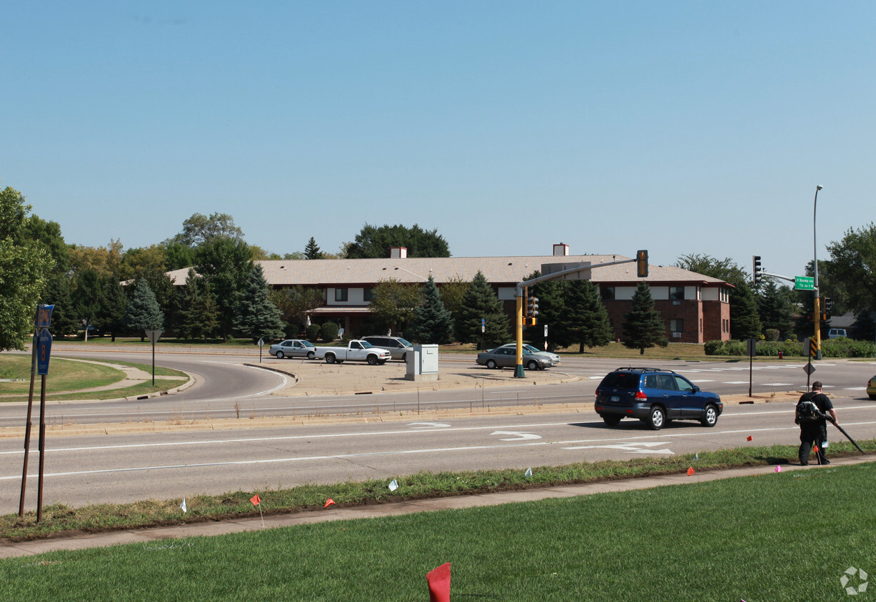 Building Photo - Evergreen Apartments