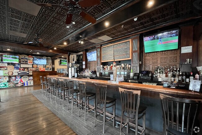 A friendly, casual bar and restaurant, The Good Life offers many craft beers in Massapequa.