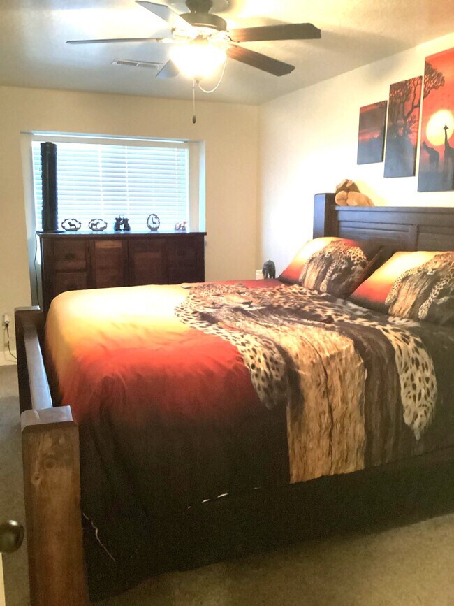 Building Photo - Meadow Crest Townhomes #30 Cedar City  - H...