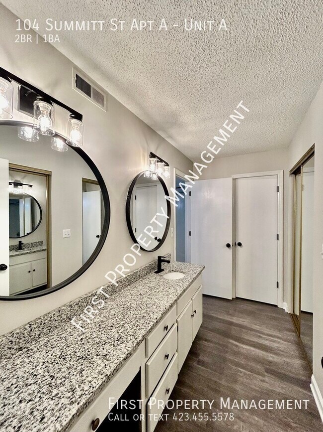 Building Photo - Rossville 2Bed/1Bath: Central AC & Laundry...