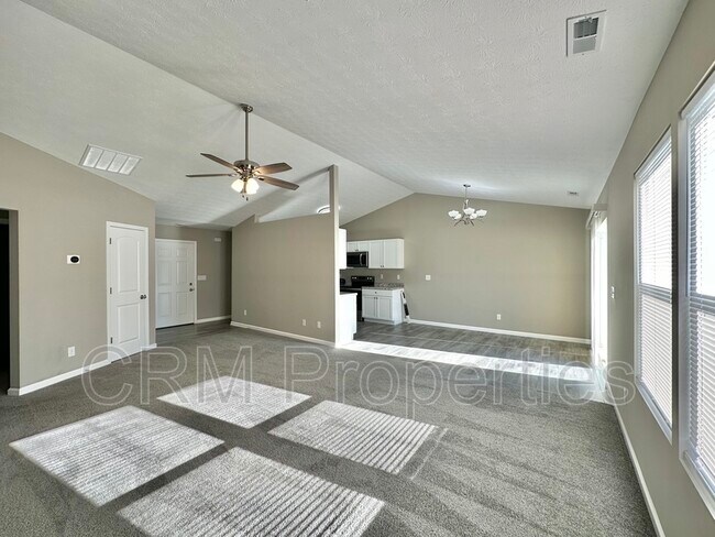 Building Photo - 417 Ariel Dr