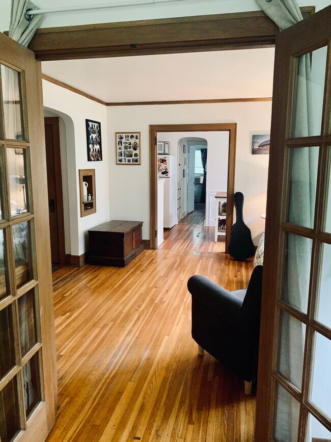 Foto del edificio - 3124 W 44th St