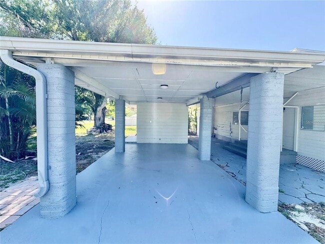 Building Photo - 162 Sapodilla St