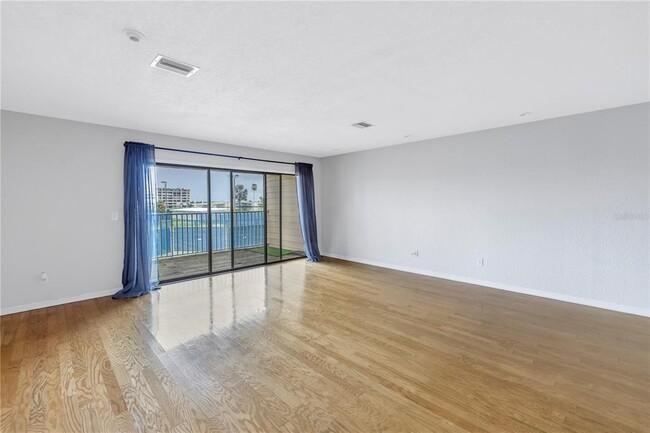 Foto del edificio - 486 Sandy Hook Rd