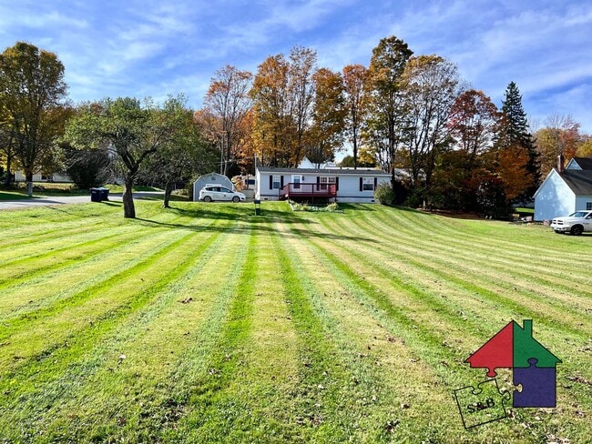 Building Photo - Your Dream Home Awaits: Spacious 3-Bedroom...
