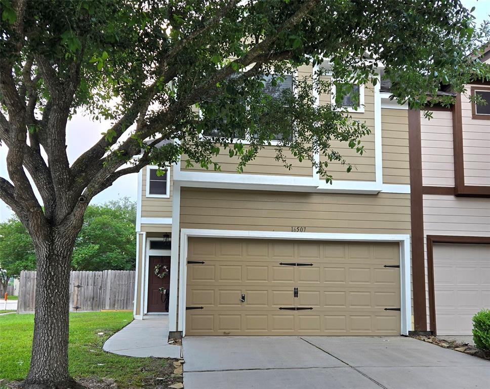 Foto principal - 16507 Cheshire Grove Ln