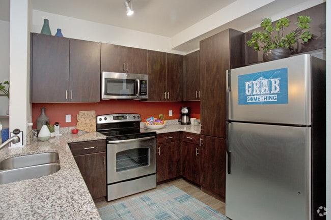 1BR, 1BA - 596 SF - The District on Apache