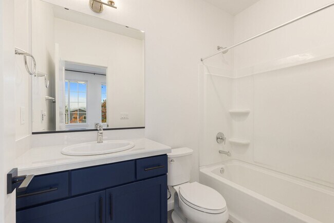 Foto del edificio - Duvall 4 Bedroom 4 Bath Townhome with 2 Car Attached Garage and A/C