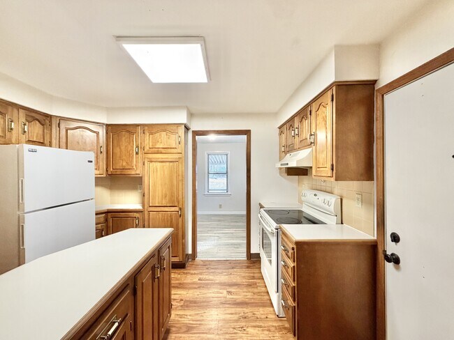 Foto del edificio - 2041 Gorton St