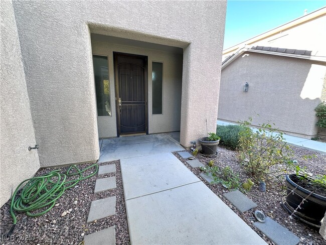 Foto del edificio - 5427 Wesleyan Ct