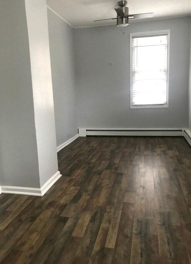 Bedroom/Living Space (angle 2) - 370 Warburton Ave