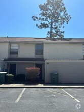 Building Photo - 901 Olmstead Dr