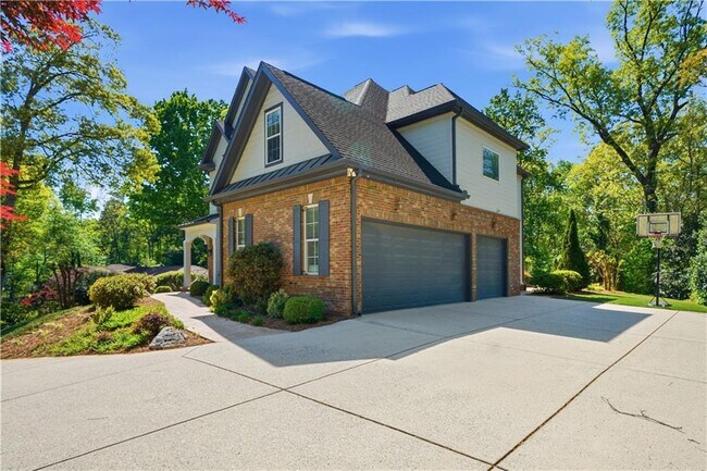 Building Photo - 6740 Castleton Dr NW