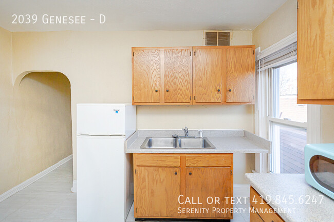 Building Photo - Must See! Super Cute One Bedroom Apartment...