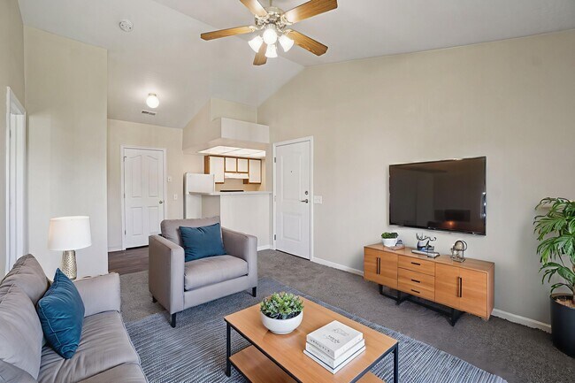 Living Room - Sterling Pointe Apartments