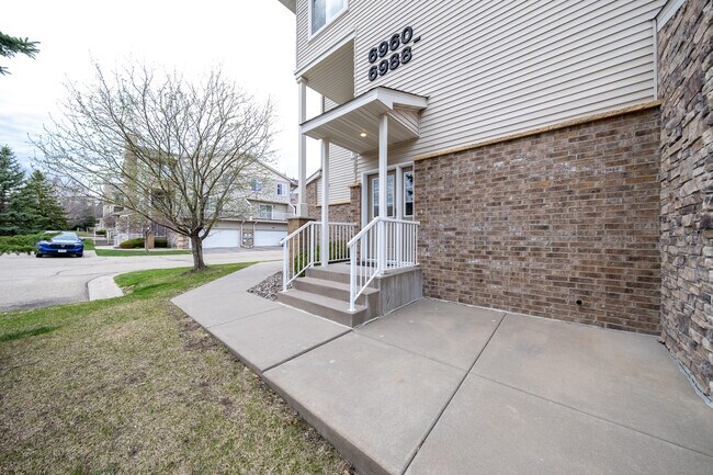 Foto del edificio - 6988 S Park Dr