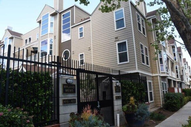 Building Photo - Pet-Friendly Downtown San Jose Ryland Mews...