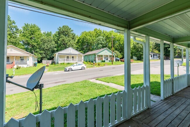 Foto del edificio - 2301 Otis St