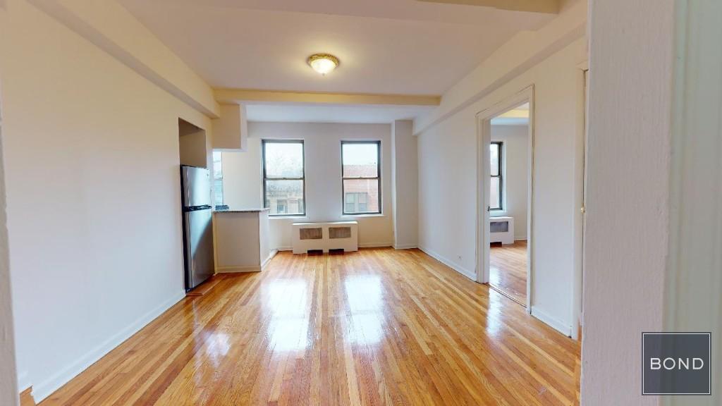 Primary Photo - 301 E 38th St