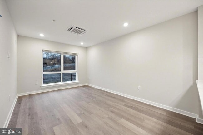 Foto del edificio - 3449 Scotts Ln