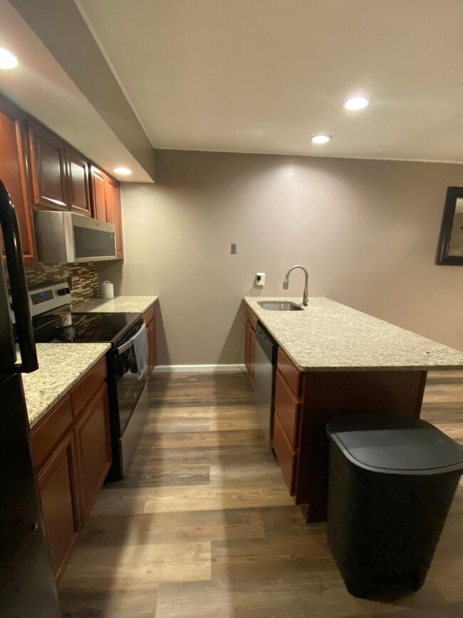 Building Photo - 27 Lipuma Dr